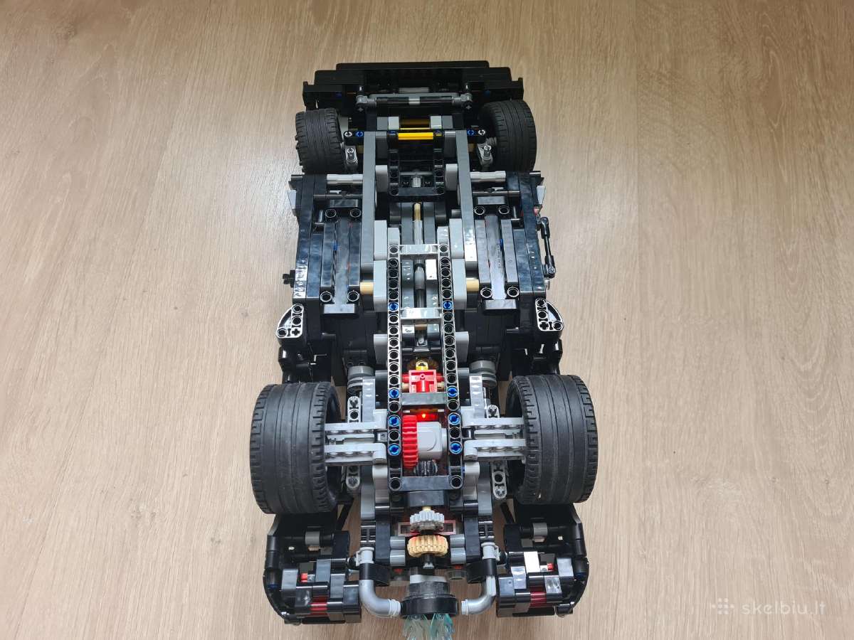 Lego Batmobile Technic 42127 - nuotraukos Nr. 3