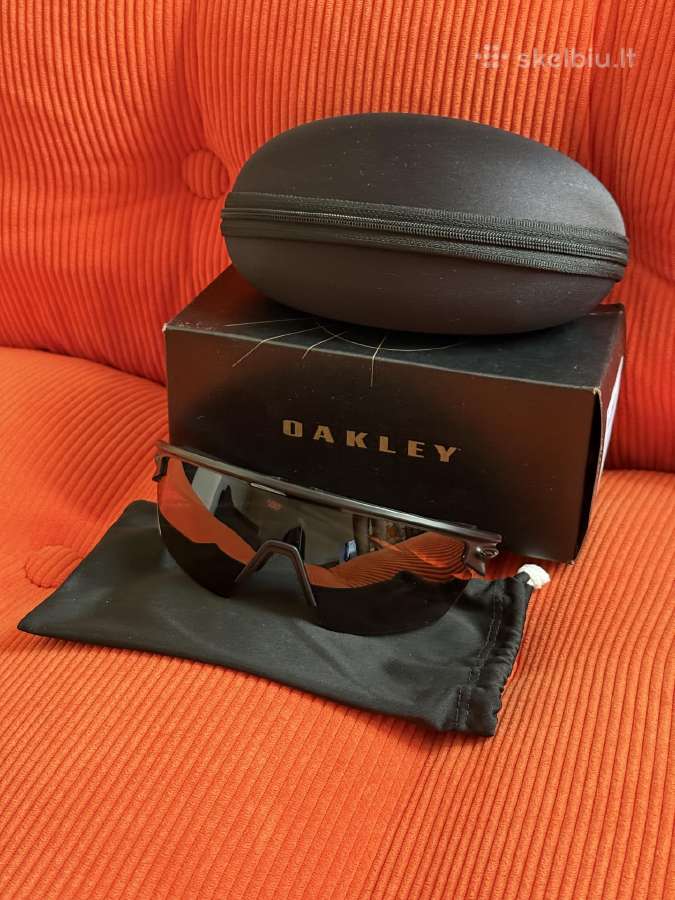 Nauji Oakley Sphaera akiniai