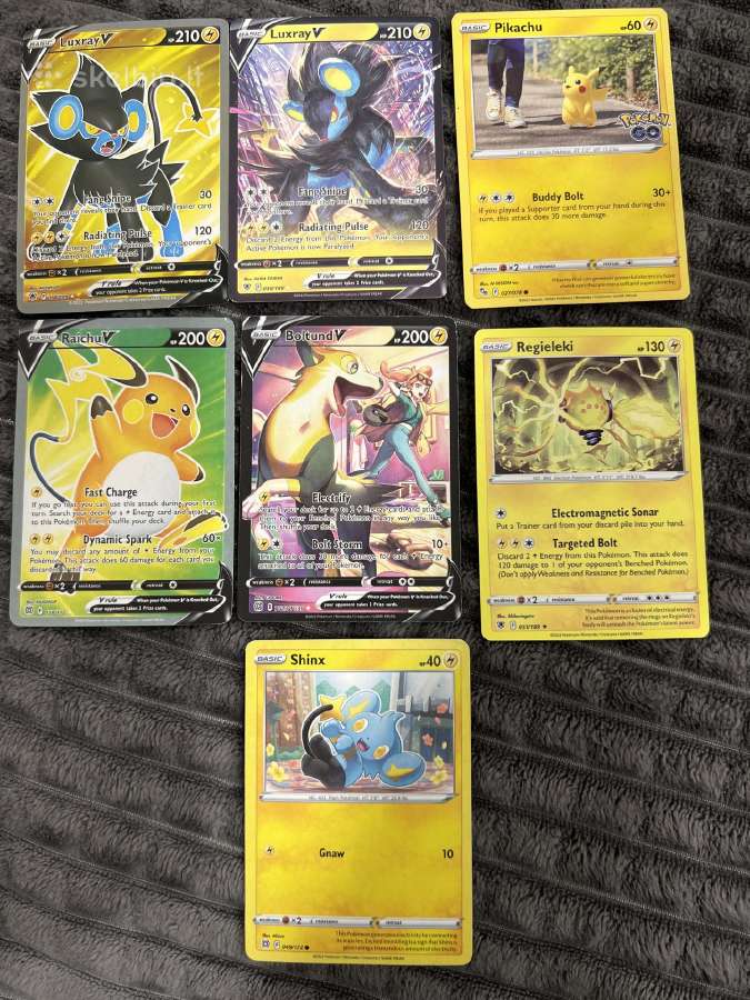 Pokemon kortelės