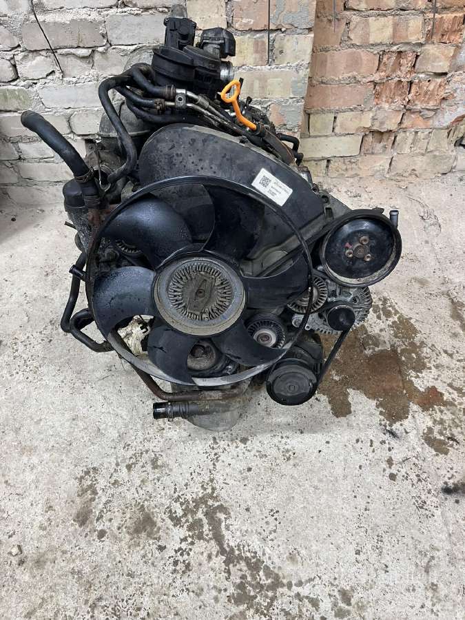 Parduodu varikli 2.5 120kw crafter