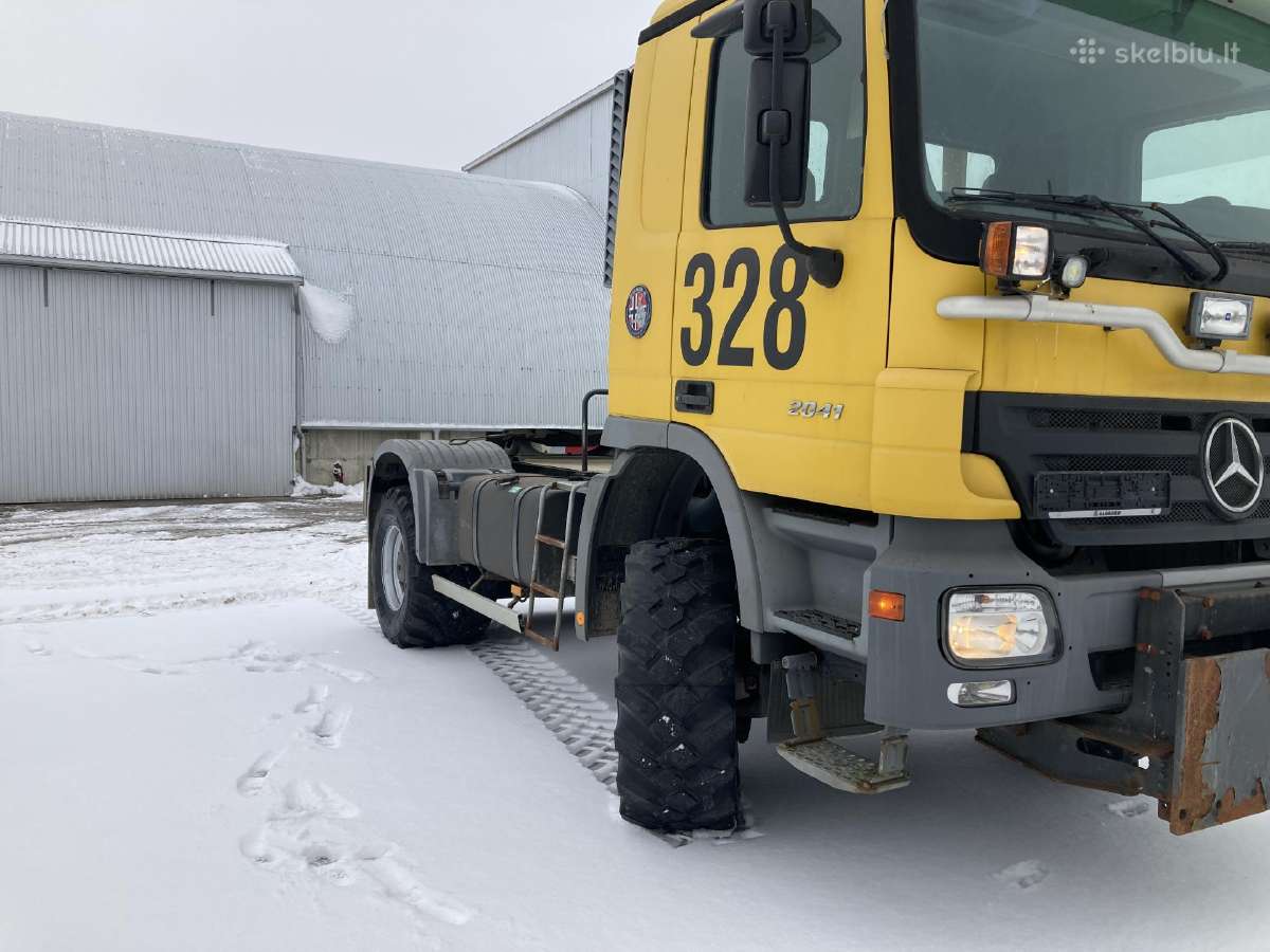Mercedes Benz vilkikas su agro padangomis - nuotraukos Nr. 5