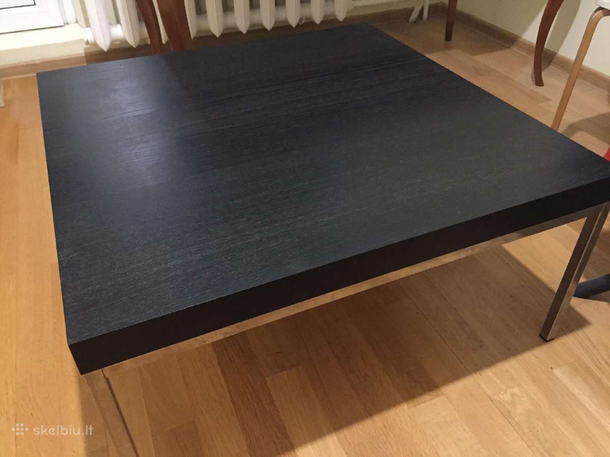 Zurnalinis stalas minimalizmas