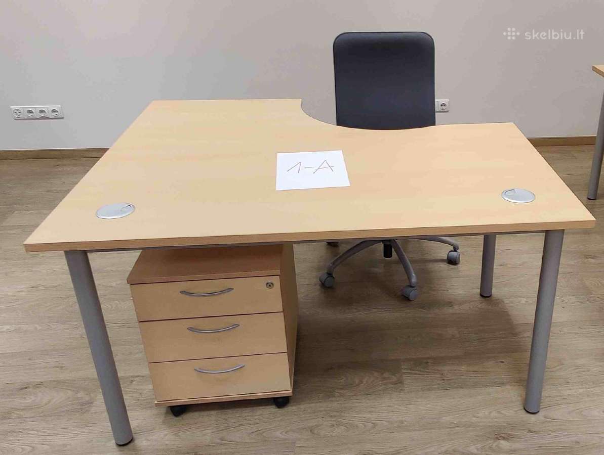 Biuro Baldai Narbutas ir Co Stalai kedės spintos