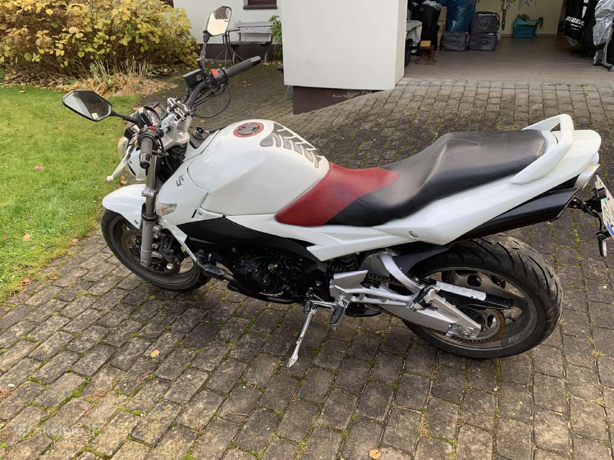 Suzuki Gsr 600