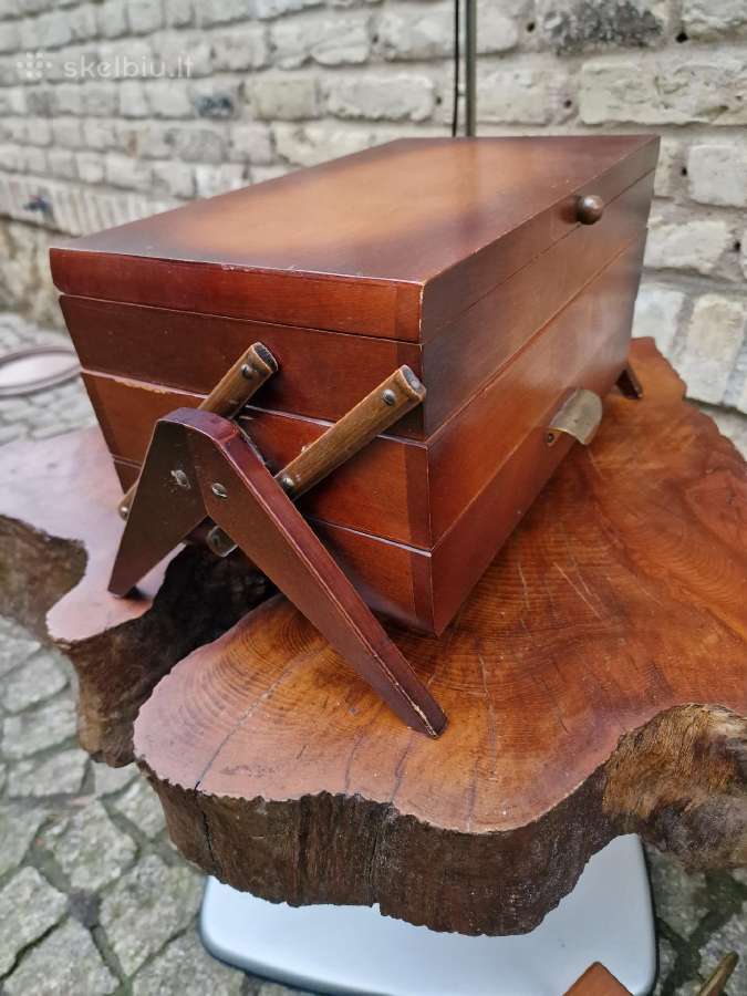Vintažinės mid century rankdarbių dėžutės - nuotraukos Nr. 9