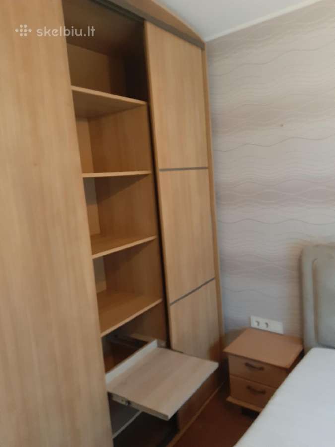 Spinta su slankiojančia sistema