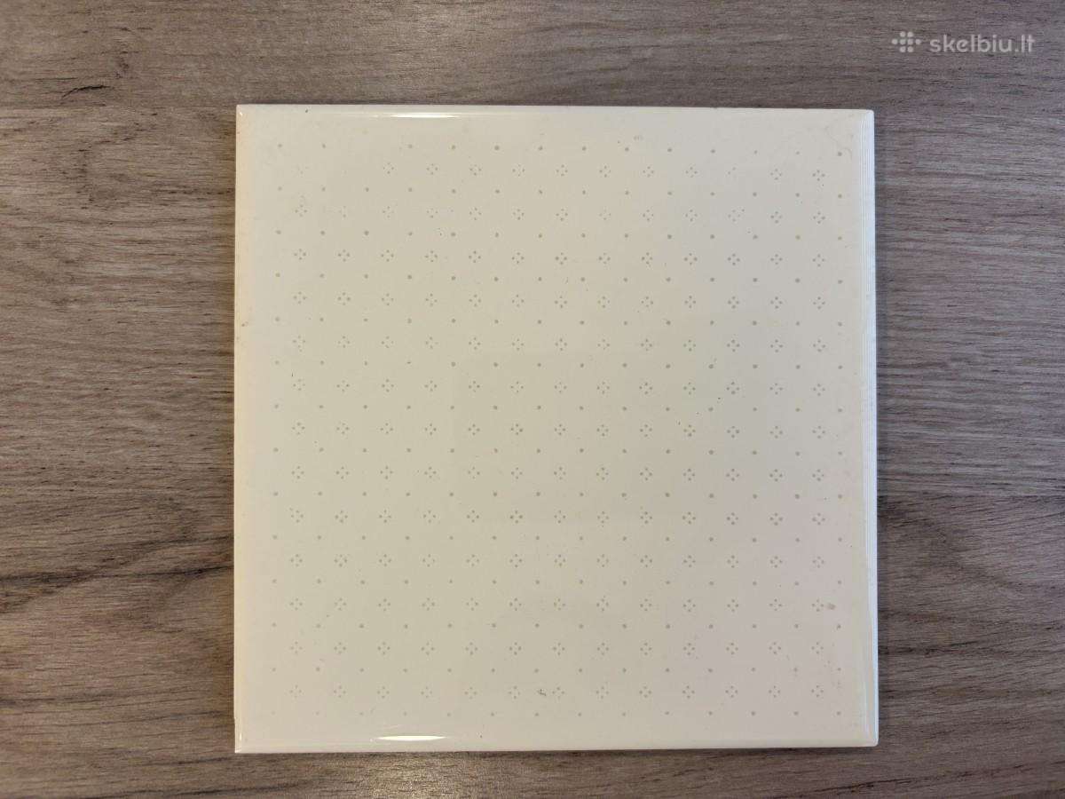 Vintažinė Čekoslovakiška "Kerko" plytelė 15x15cm