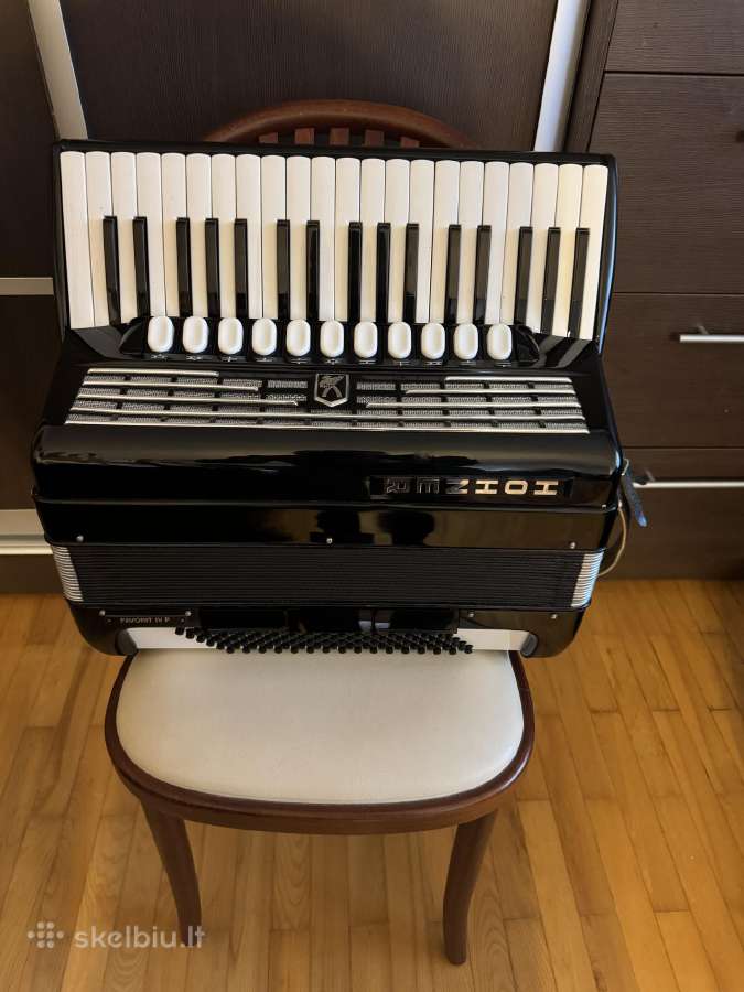 Akordeonas Hohner Favorit Iv P