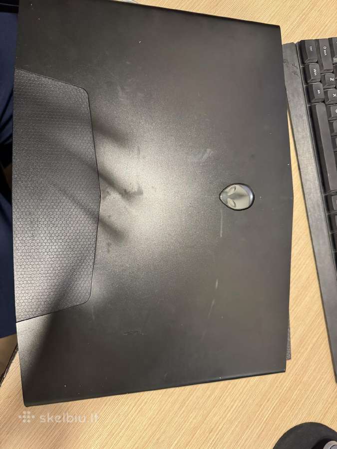 Alienware P01e kompiuterio matrica su dangčiu - nuotraukos Nr. 2