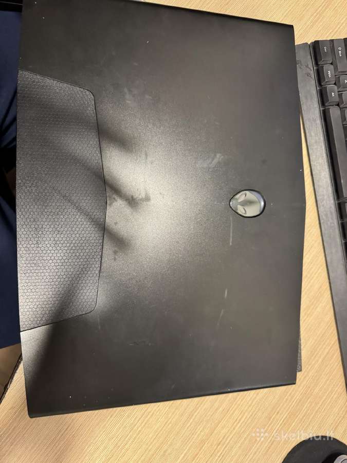Alienware P01e kompiuterio matrica su dangčiu - nuotraukos Nr. 3