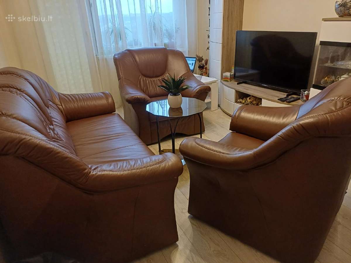 Natūralios odos minkštas komplektas,su miegamaja f