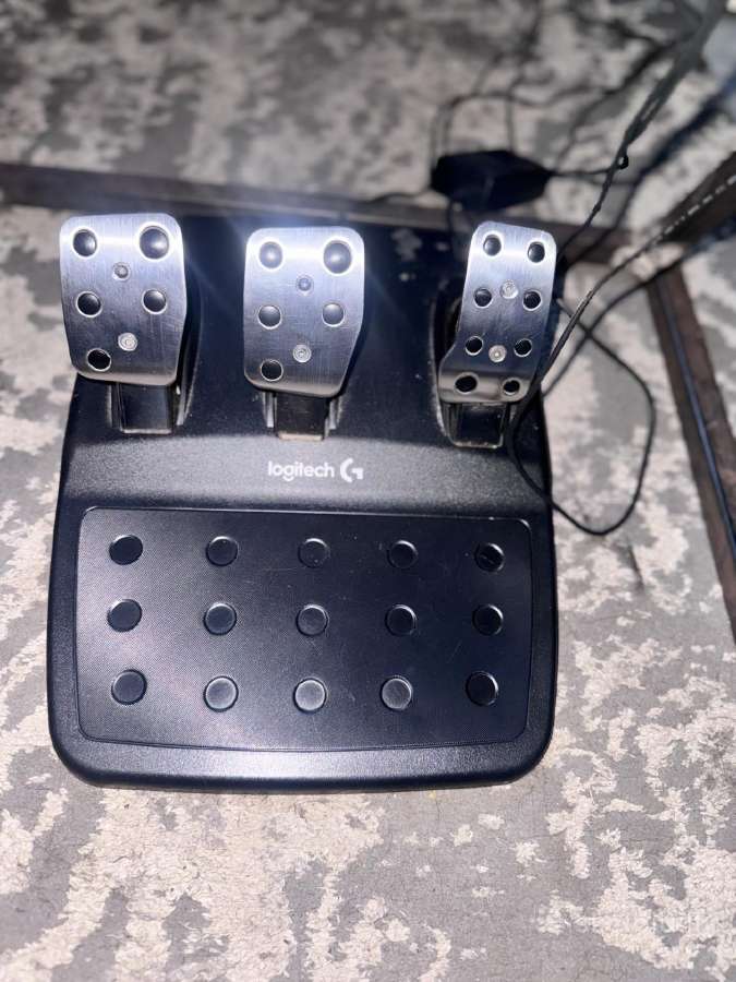 Parduodu Logitech g929 vaira su pedalais ps5 - nuotraukos Nr. 2