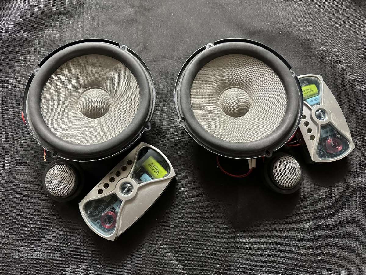 Infinity audio komplektas