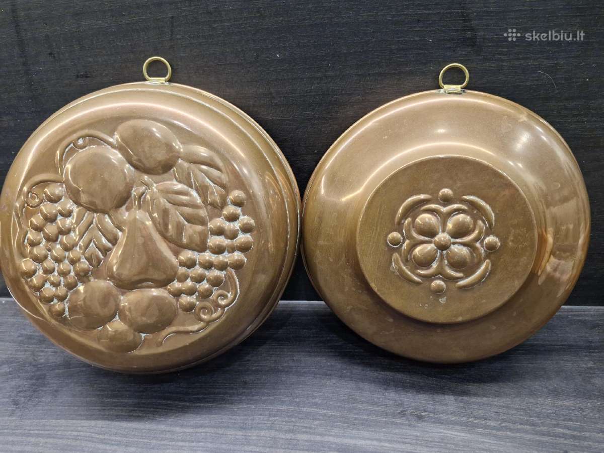 Retro stiliaus metalinės formos