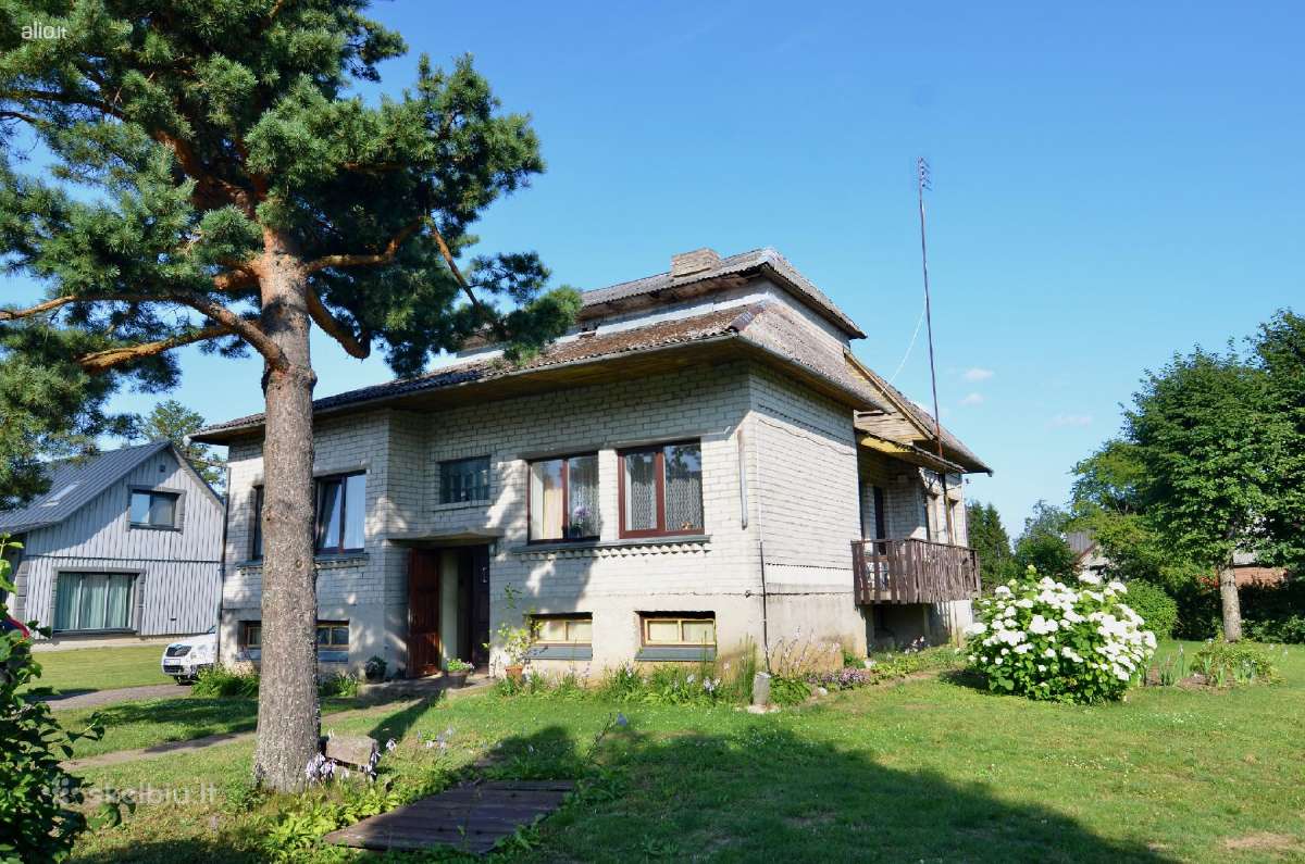 Gyvenamasis namas Žemaičių Kalvarijos miestelyje