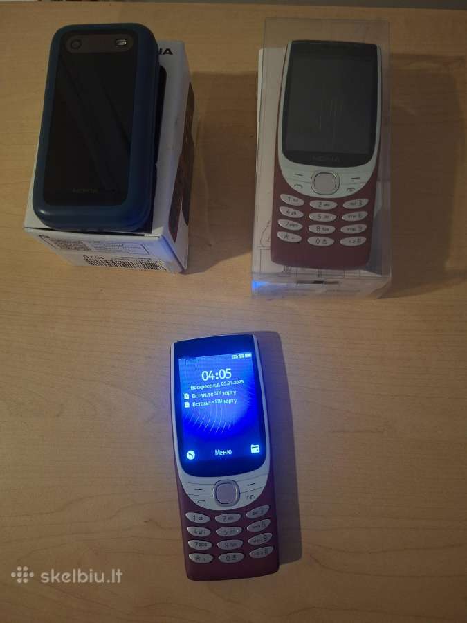 Nokia 8210