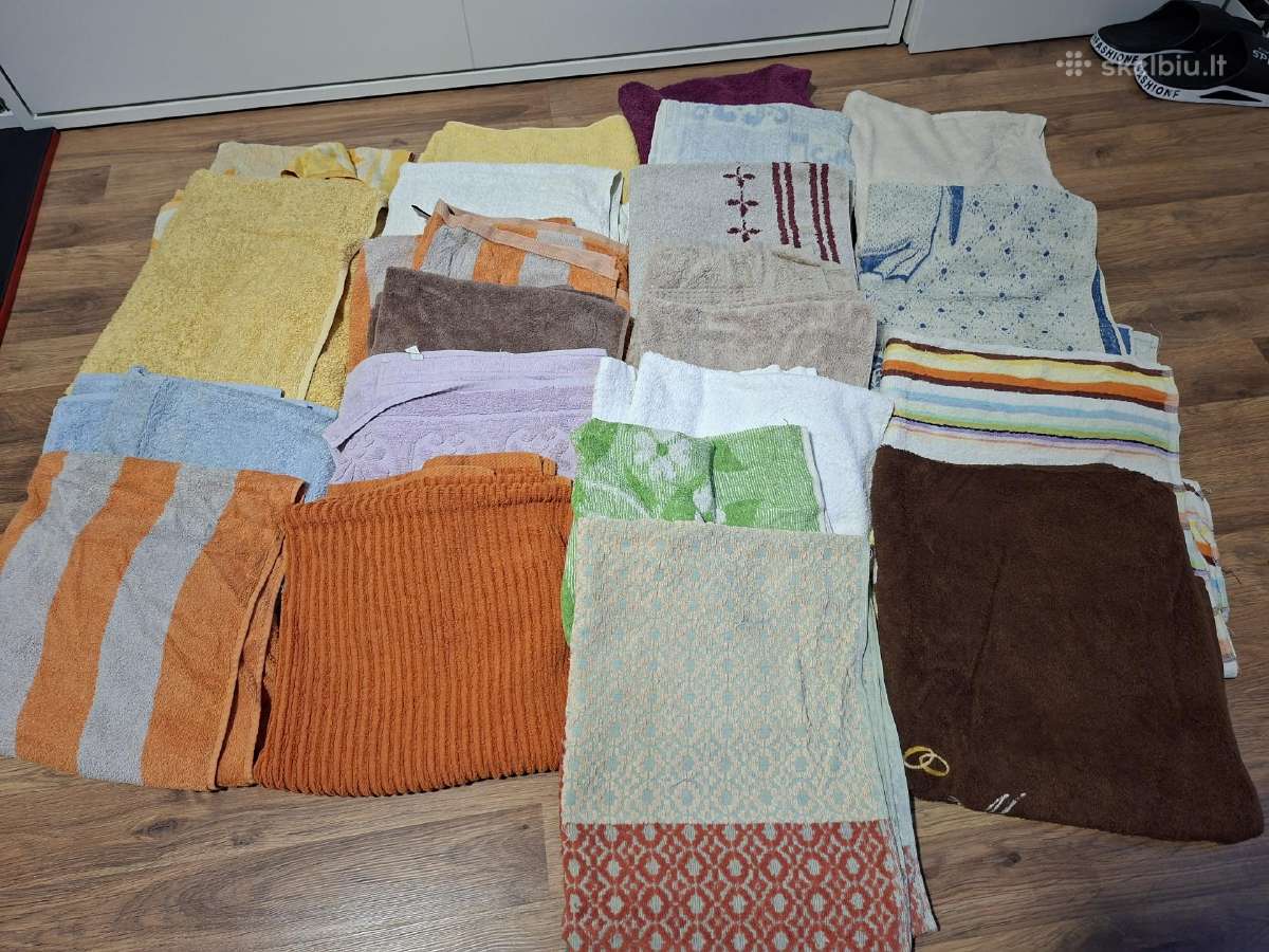 Dideli rankšluosčiai apie 130x65 +/- 1vnt 2eur