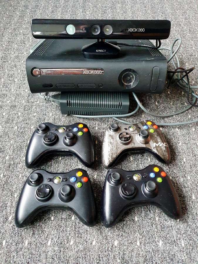 Xbox 360+4 pultai+kinect