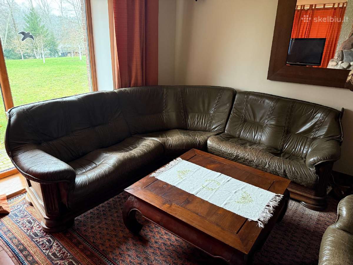 Tvirta graži odinė/ąžuolinė sofa-kampas