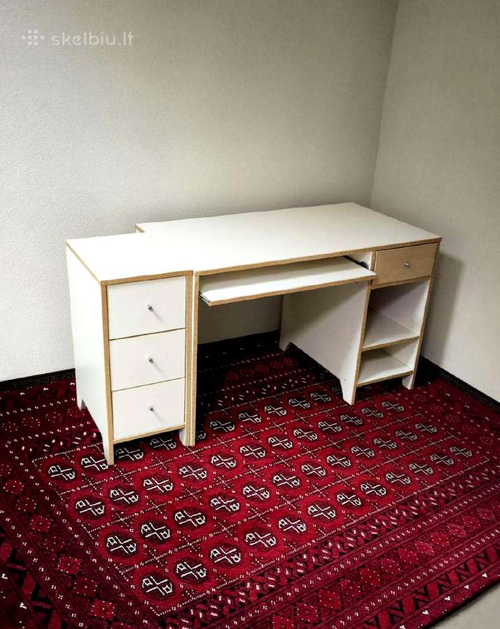 Rašomasis stalas su spintele