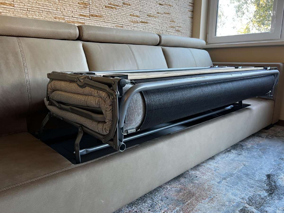 Parduodama puikios būklės odinė sofa su pufu - nuotraukos Nr. 5