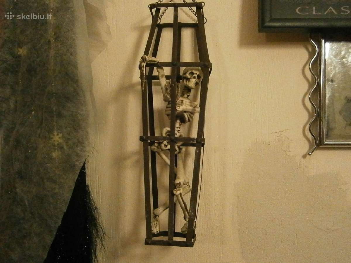 Skeletas už grotų - nuotraukos Nr. 2