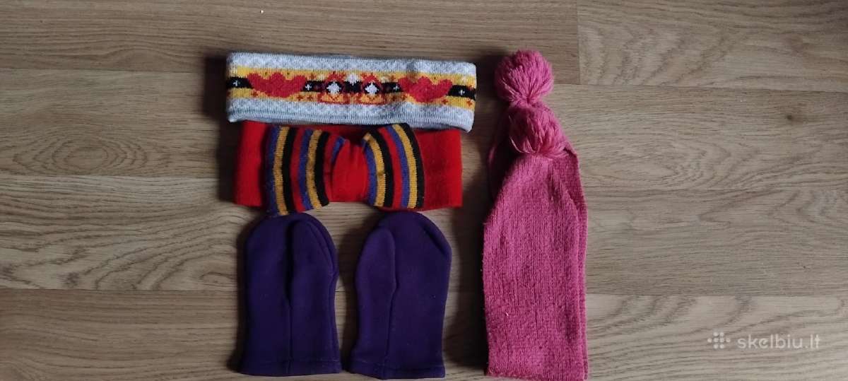 2 galvajuostės, pirštinės ir šalikas