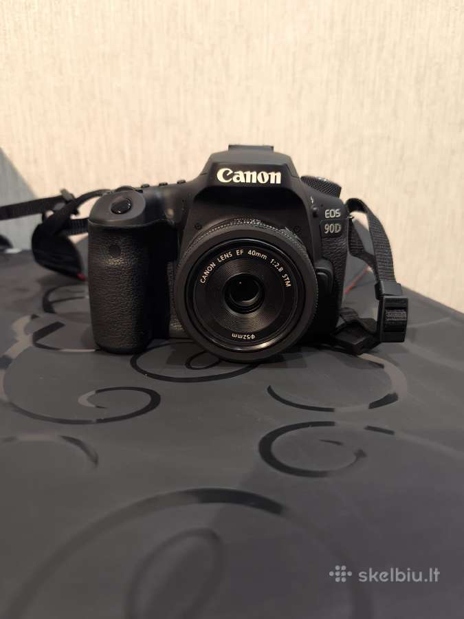 Canon 90d + 40mm optika portretams
