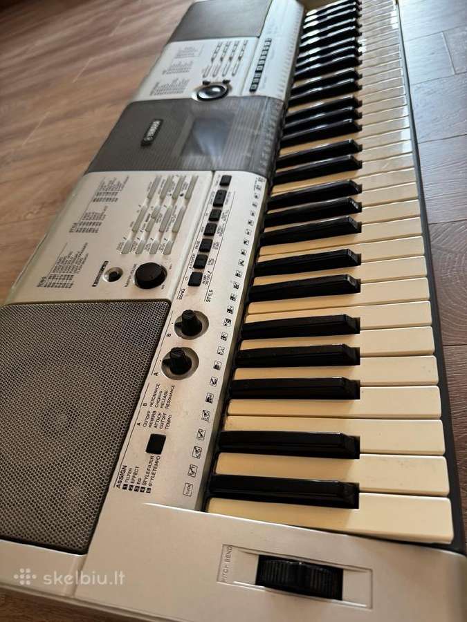 Yamaha psr e403