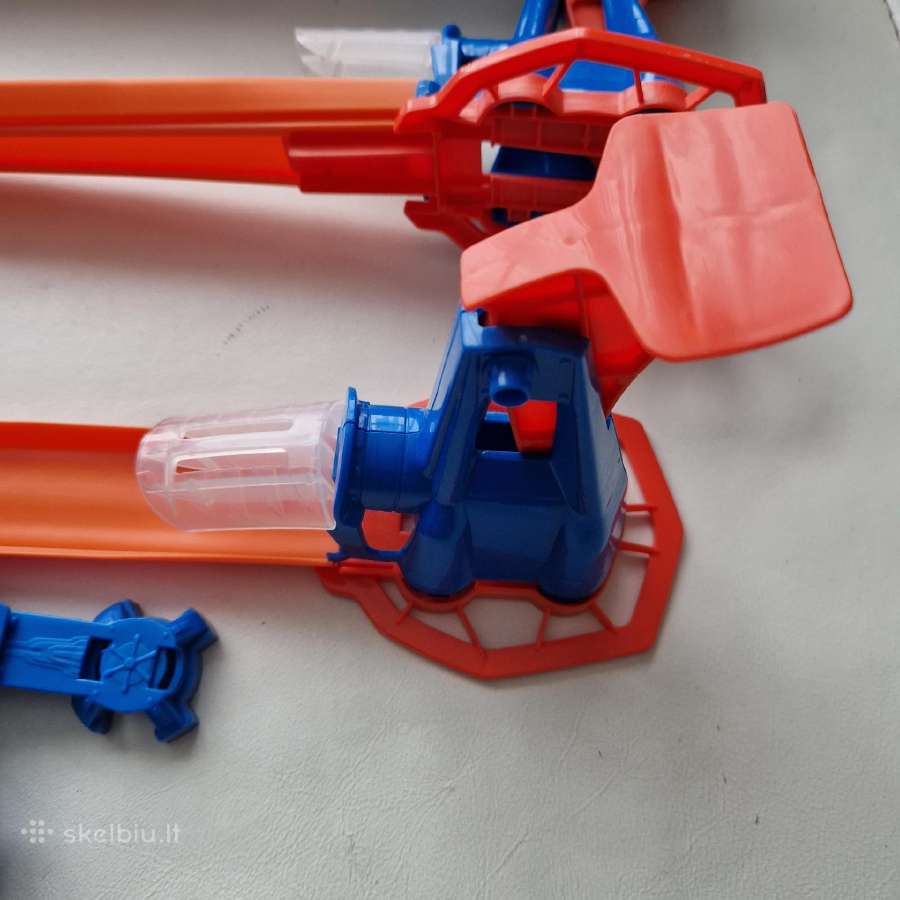 Hot Wheels didžiulė lenktynių trasa su triukais - nuotraukos Nr. 13