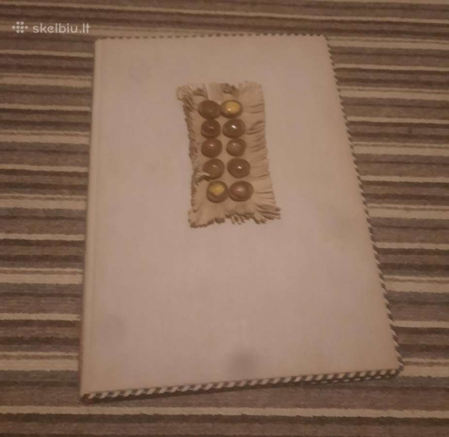 Vintazine papke su gintarais