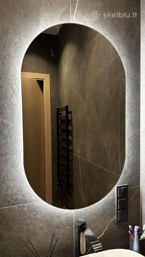 Apvalintas LED veidrodis 60 x 100 cm