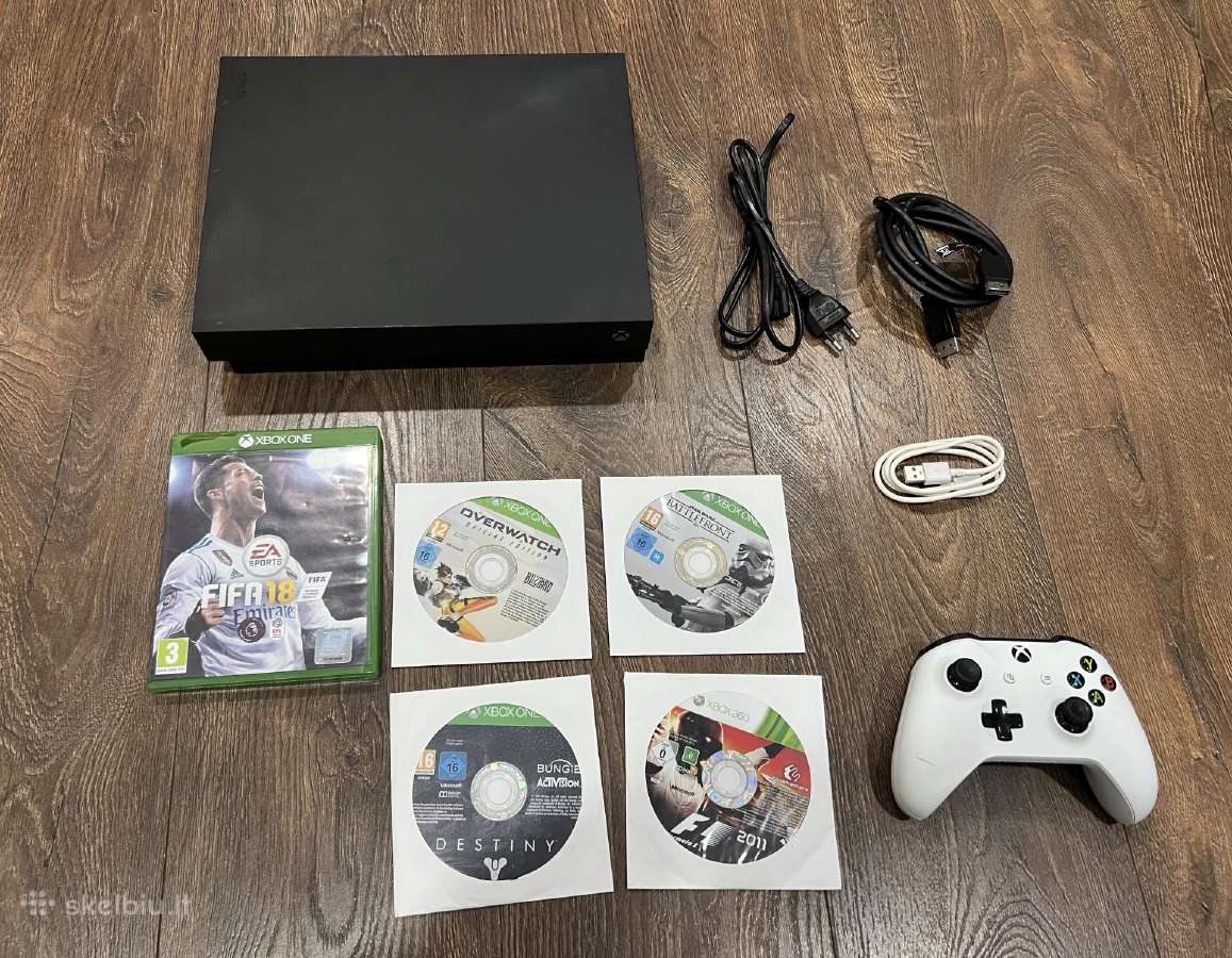 Xbox One X, Black, 1tb/5 žaidimai