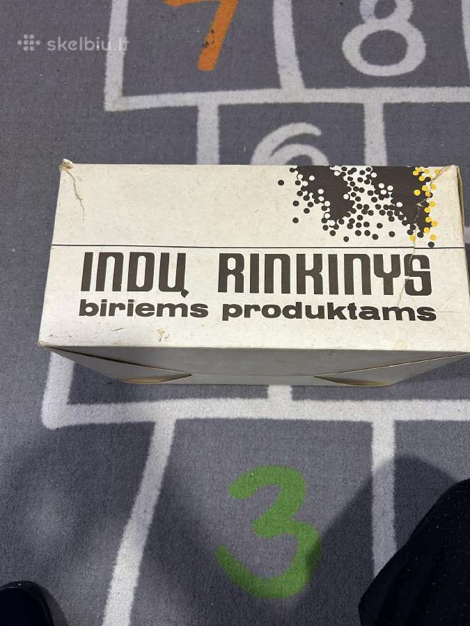 Sovietinis birių produktų laikymo rinkinys