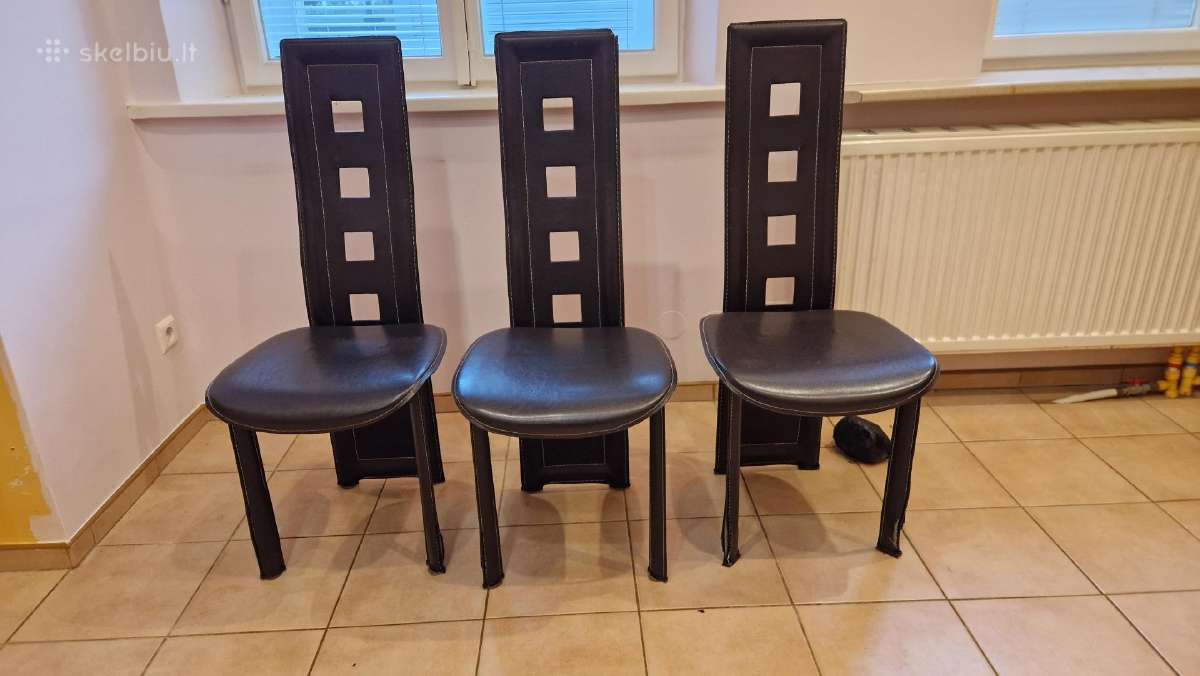 Parduodamas odinių kėdžių komplektas