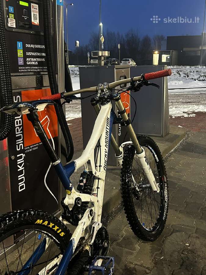 Downhill dviratis - nuotraukos Nr. 2