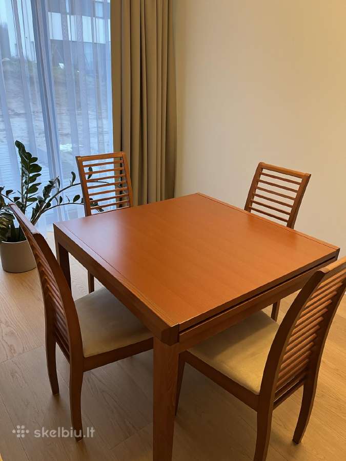 Parduodamas medinis stalas su 4 kėdėmis kaina 170€ - nuotraukos Nr. 3