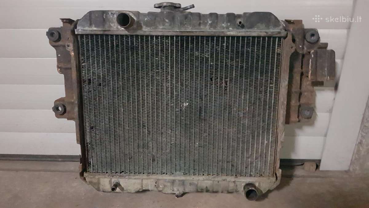 Daihatsu Feroza Radiatorius