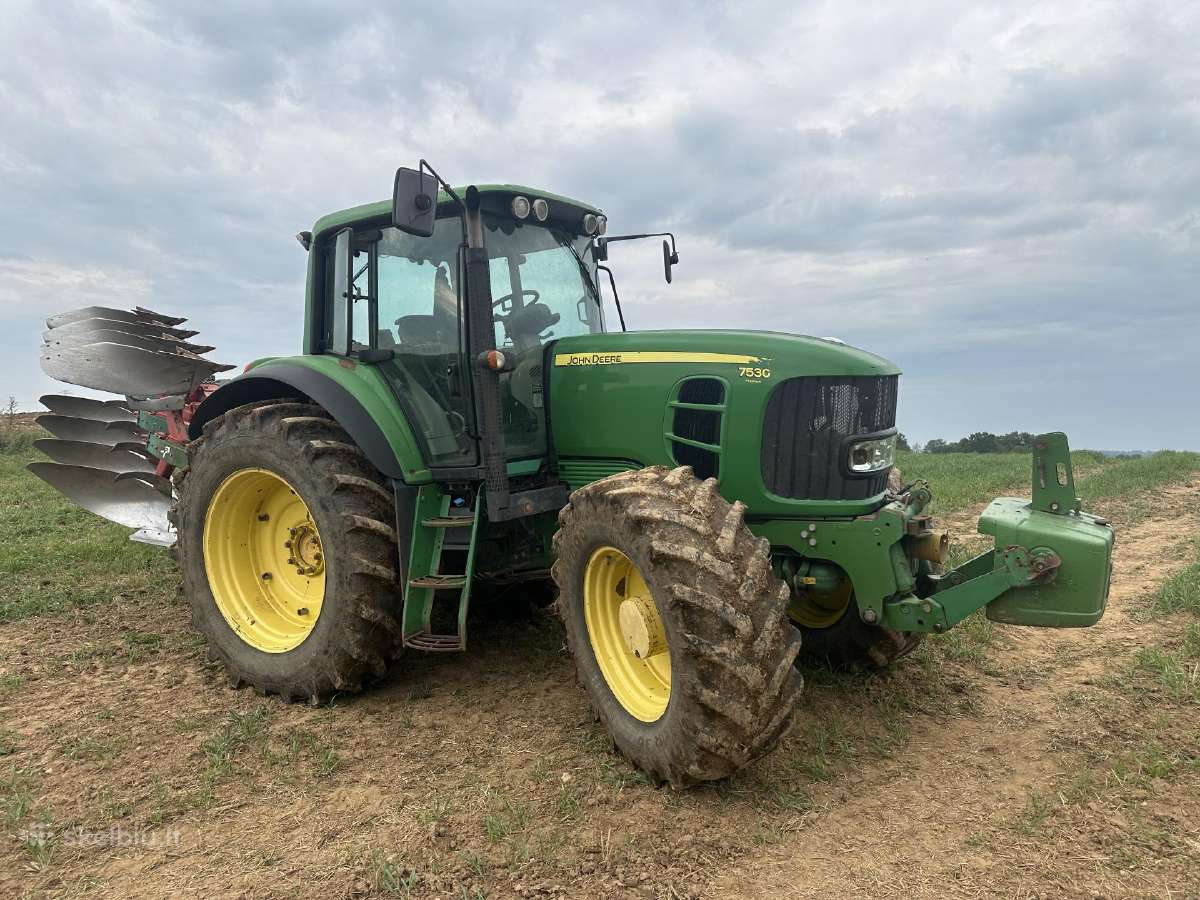 Traktorius John Deere 7530