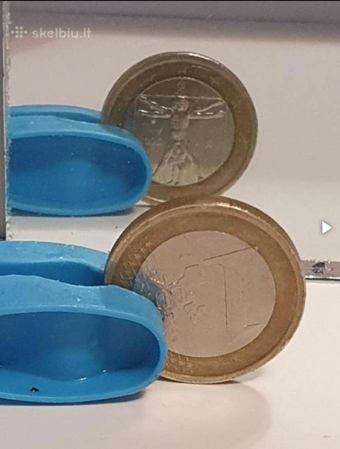 1 Euro 2002 Averso pasukimas reverso atžvilgiu