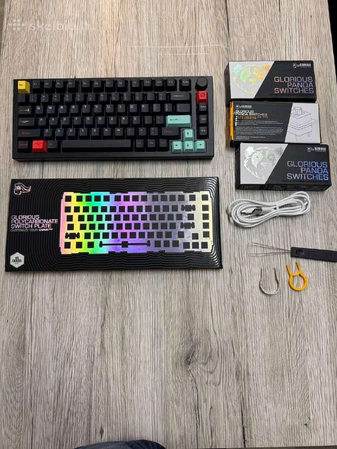 Glorious Gmmk Pro 75% + Panda + Pc plate