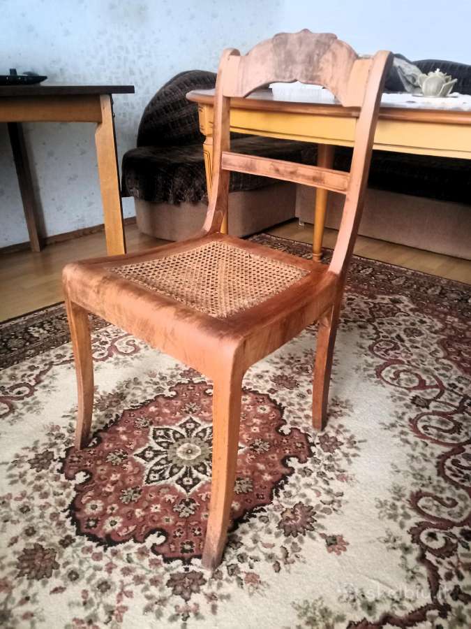 Senovinė kėdė