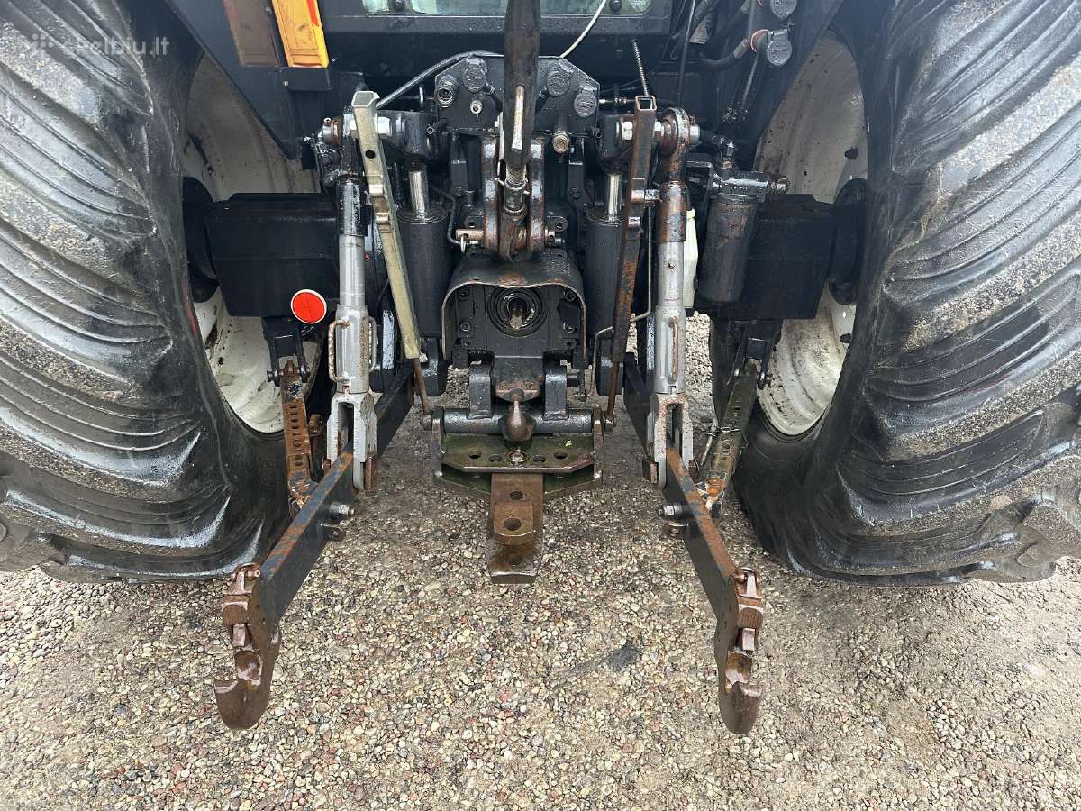 Traktorius valtra valmet 8350 su krautuvu - nuotraukos Nr. 6