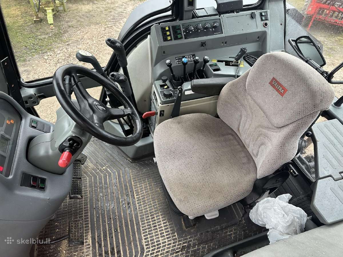 Traktorius valtra valmet 8350 su krautuvu - nuotraukos Nr. 7