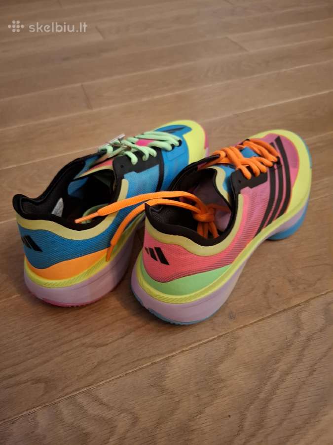Adidas kedai - nuotraukos Nr. 2