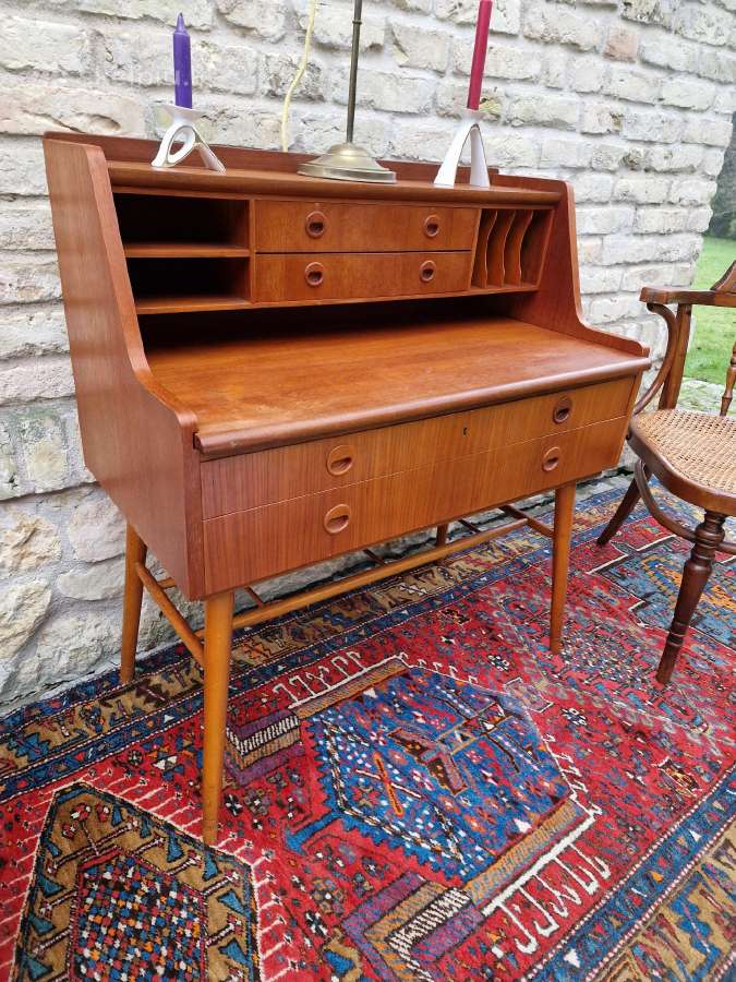 Vintažinis mid century tikmedžio rašomasis stalas - nuotraukos Nr. 3