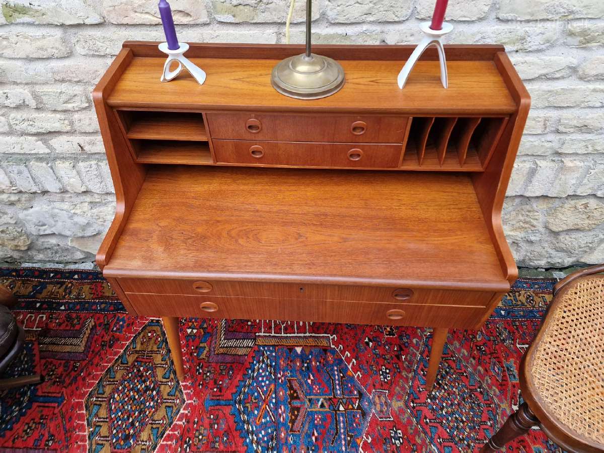 Vintažinis mid century tikmedžio rašomasis stalas - nuotraukos Nr. 5