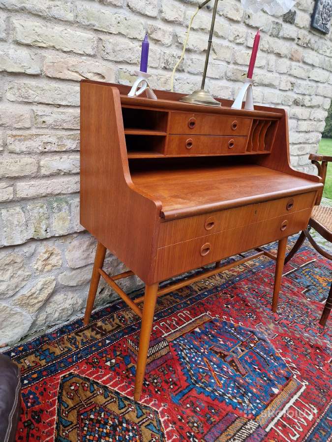 Vintažinis mid century tikmedžio rašomasis stalas - nuotraukos Nr. 15