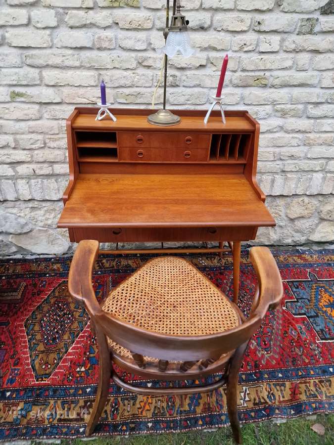 Vintažinis mid century tikmedžio rašomasis stalas - nuotraukos Nr. 24