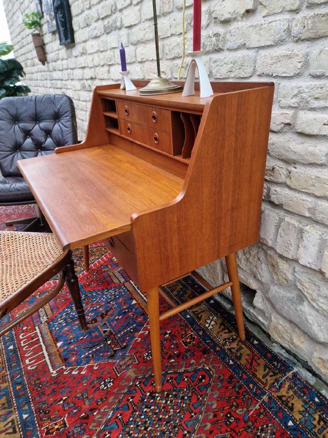 Vintažinis mid century tikmedžio rašomasis stalas - nuotraukos Nr. 28